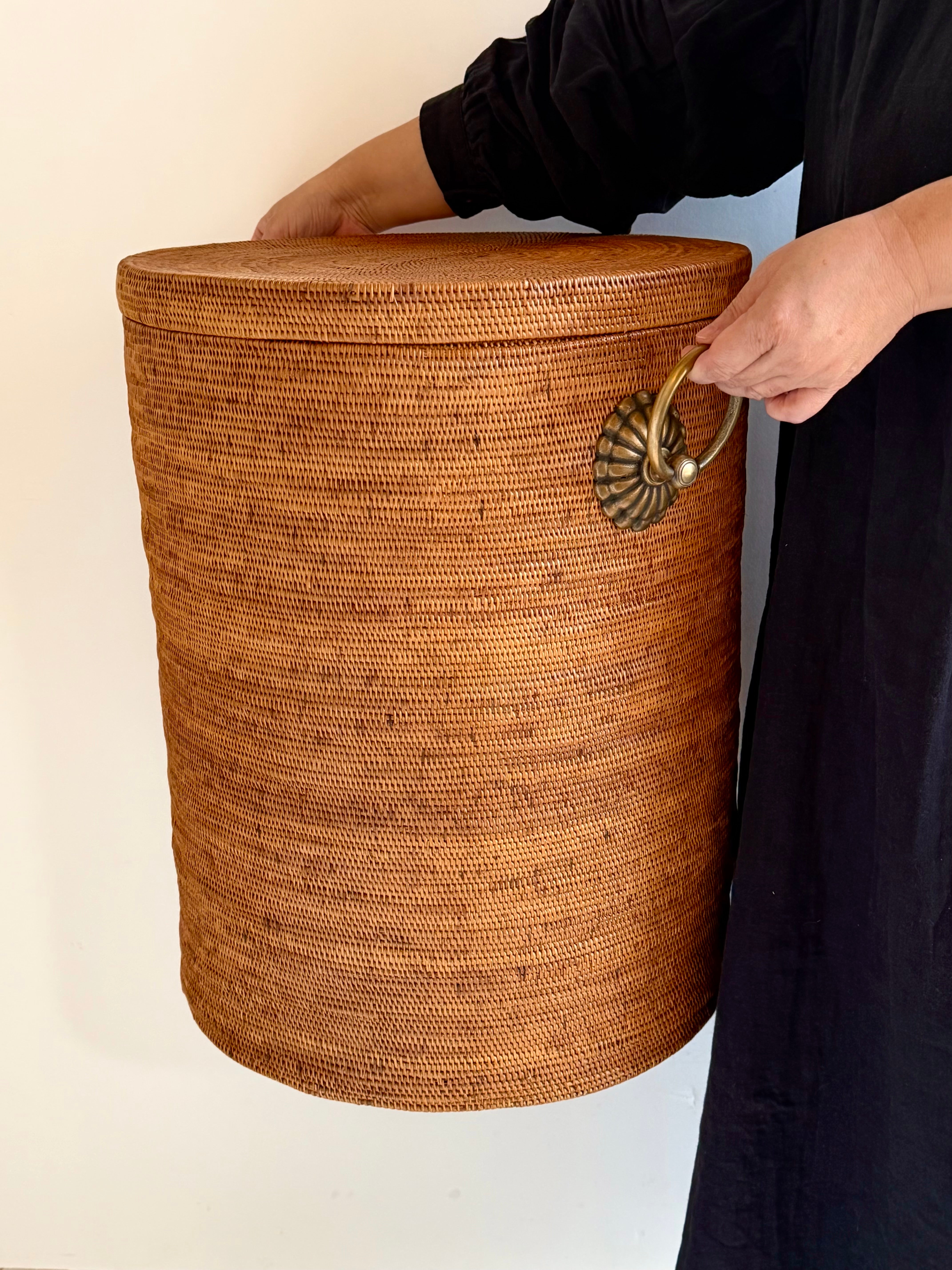 BAX-416SIN 真鍮取っ手蓋付き円柱バスケット(無地・φ40×H50)無料配送