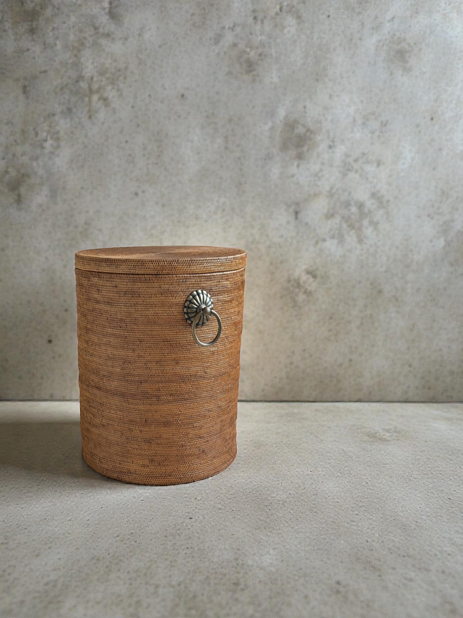 BAX-416SIN 真鍮取っ手蓋付き円柱バスケット(無地・φ40×H50)無料配送