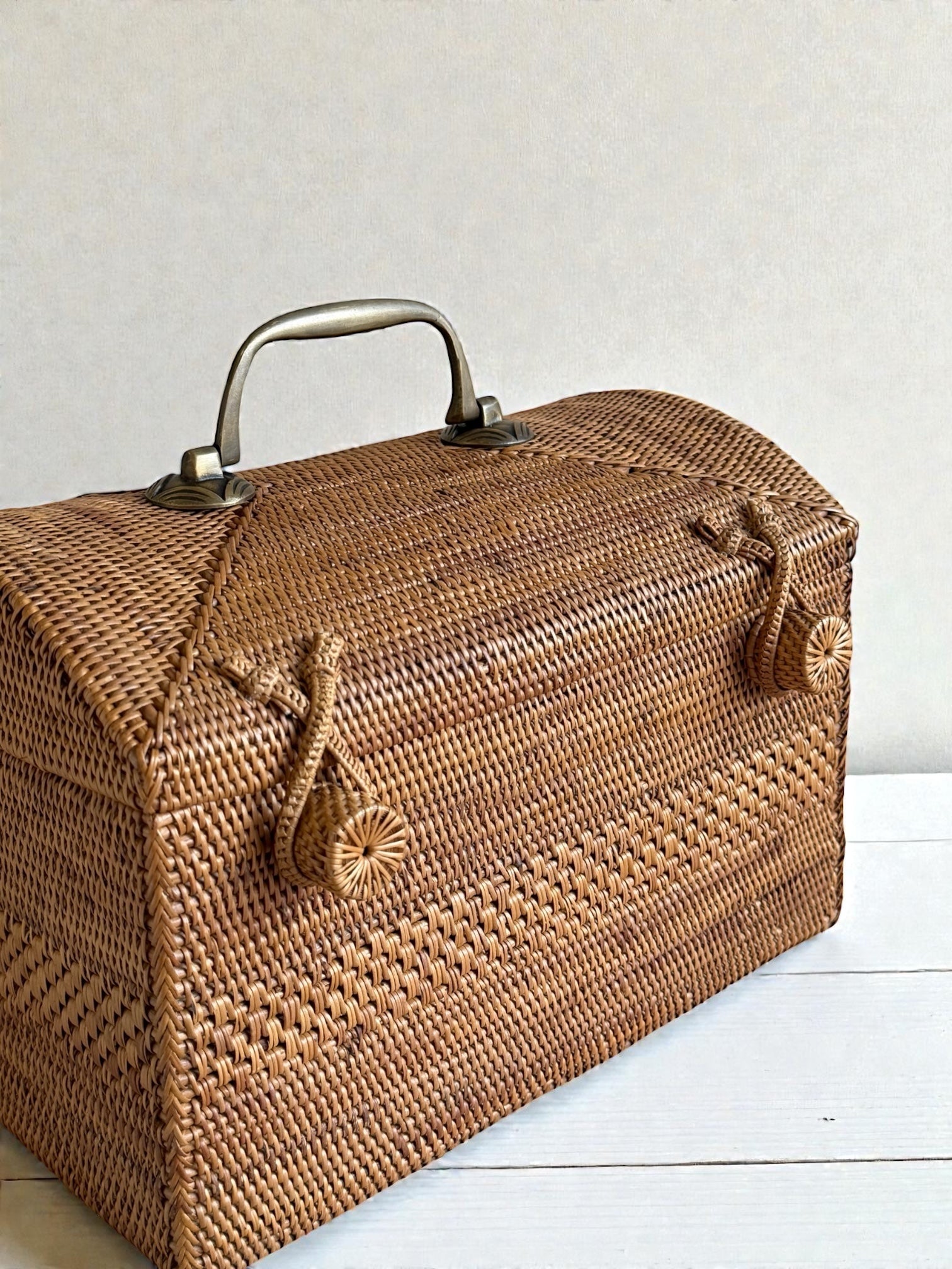 BAX-264SIN 真鍮取っ手ドーム形蓋付きバスケット(無地・W30×D20×H20)無料配送