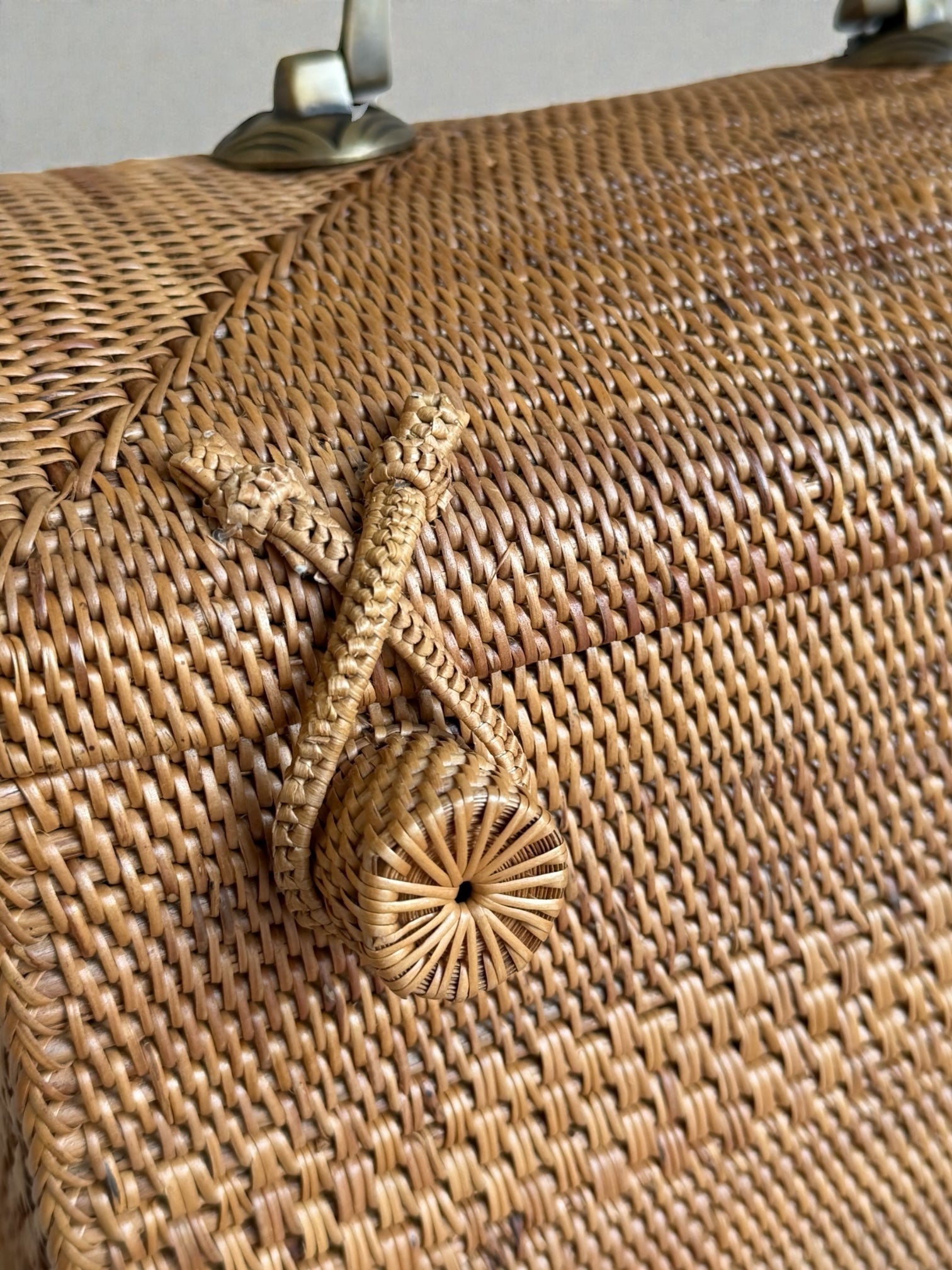 BAX-264SIN 真鍮取っ手ドーム形蓋付きバスケット(無地・W30×D20×H20)無料配送