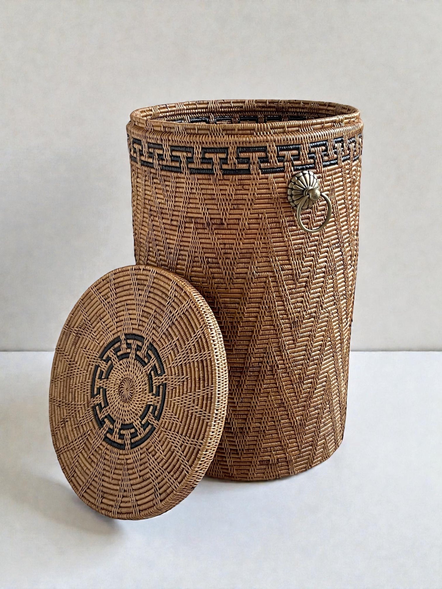 BAI-236SIN-M 真鍮取っ手蓋付き円柱バスケット(模様あり・φ30×H50)無料配送