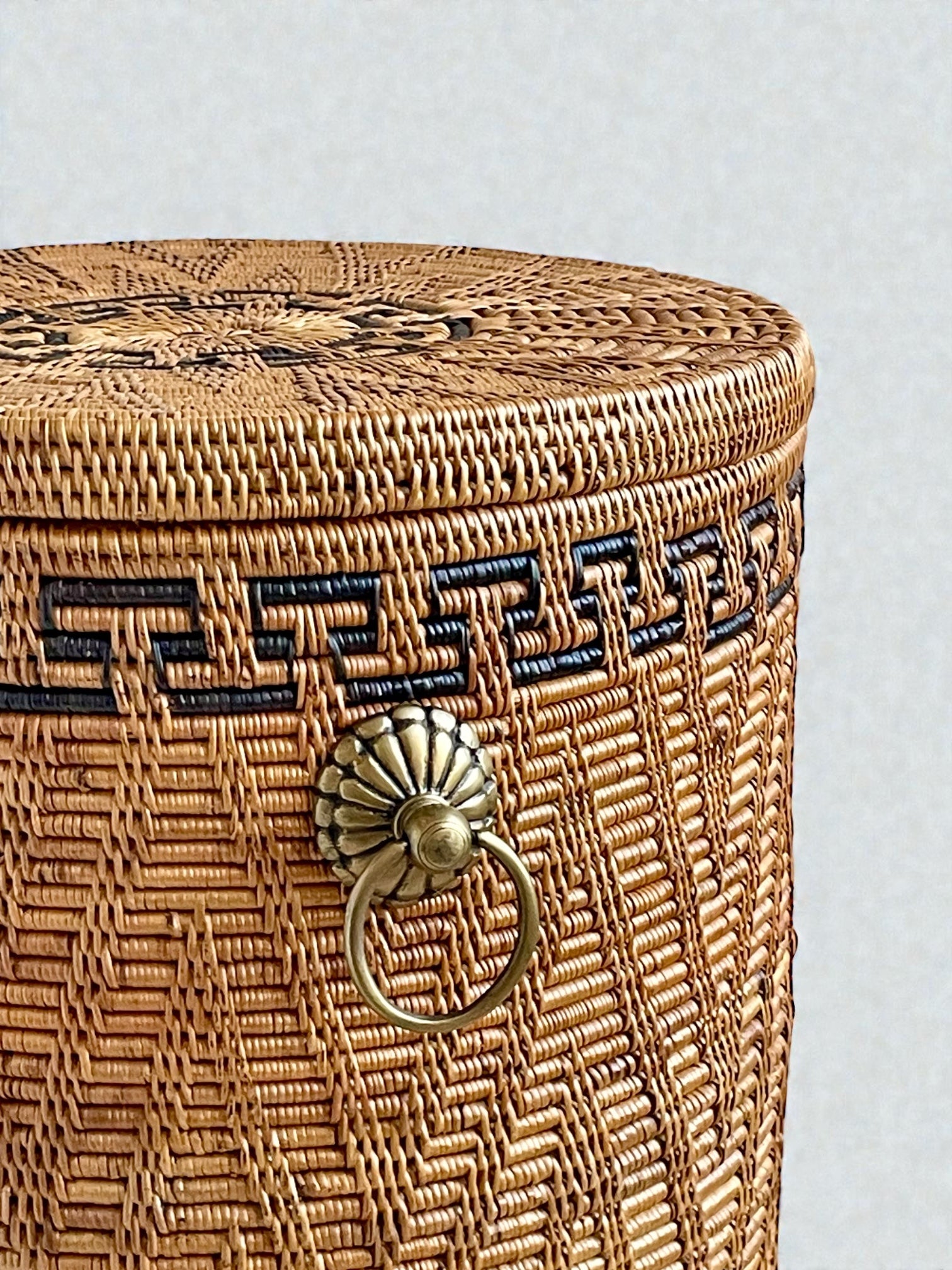 BAI-236SIN-M 真鍮取っ手蓋付き円柱バスケット(模様あり・φ30×H50)無料配送