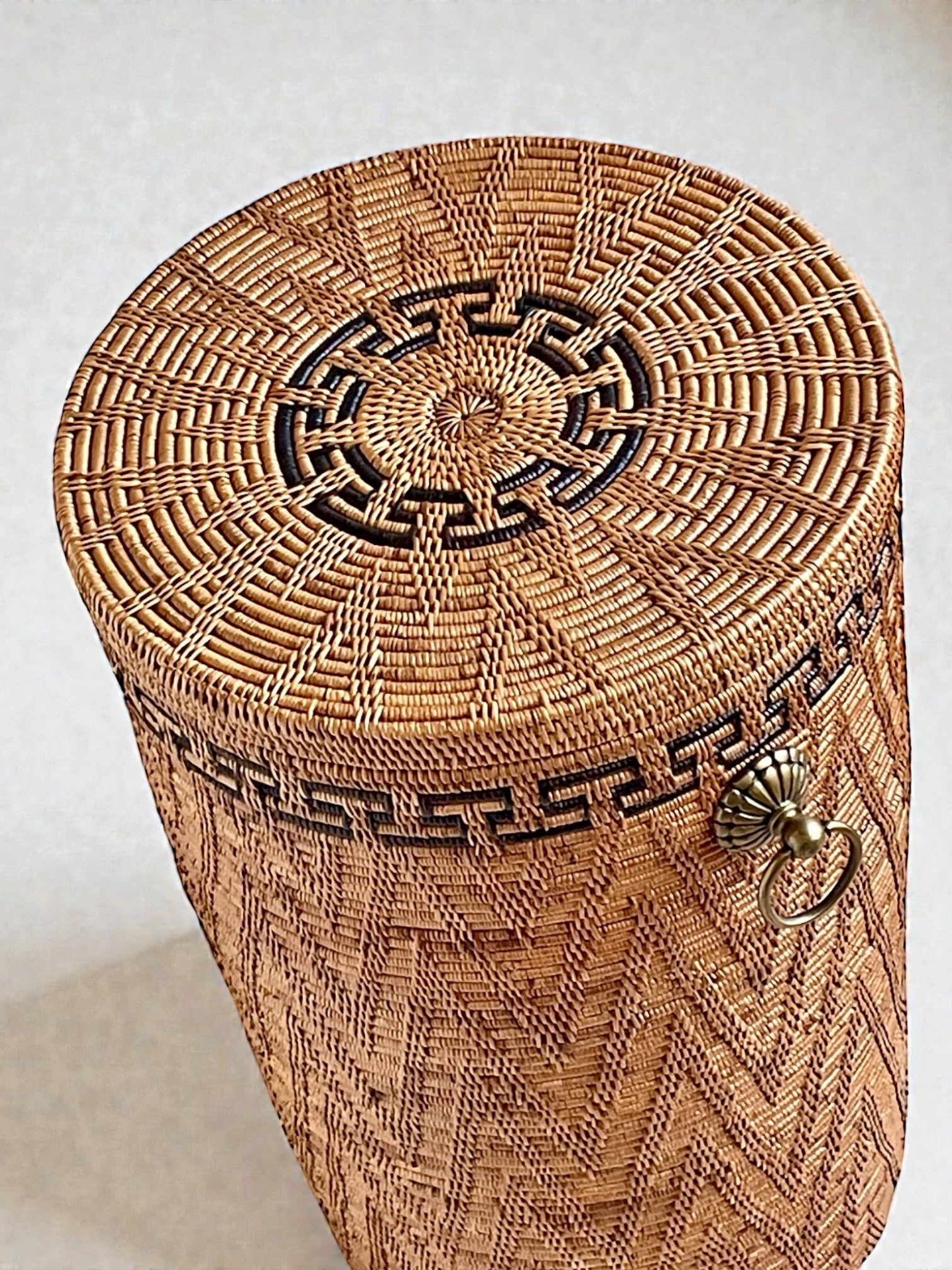 BAI-236SIN-M 真鍮取っ手蓋付き円柱バスケット(模様あり・φ30×H50)無料配送