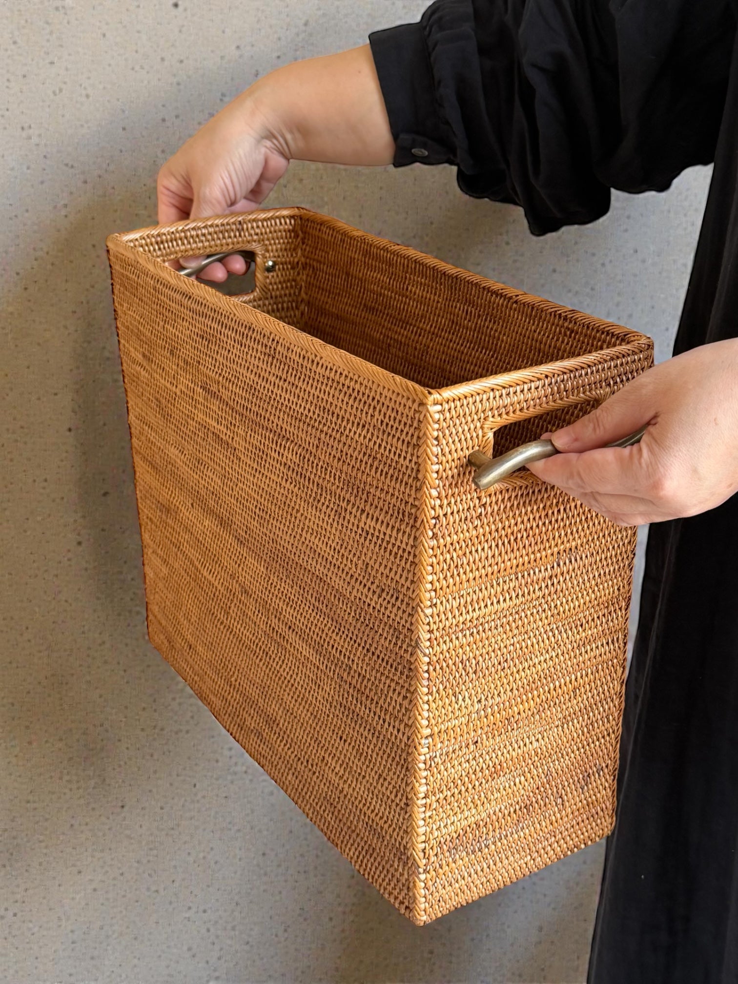 A4雑誌収納用 アタブラス薄型バスケット | 多用途かご | SOA